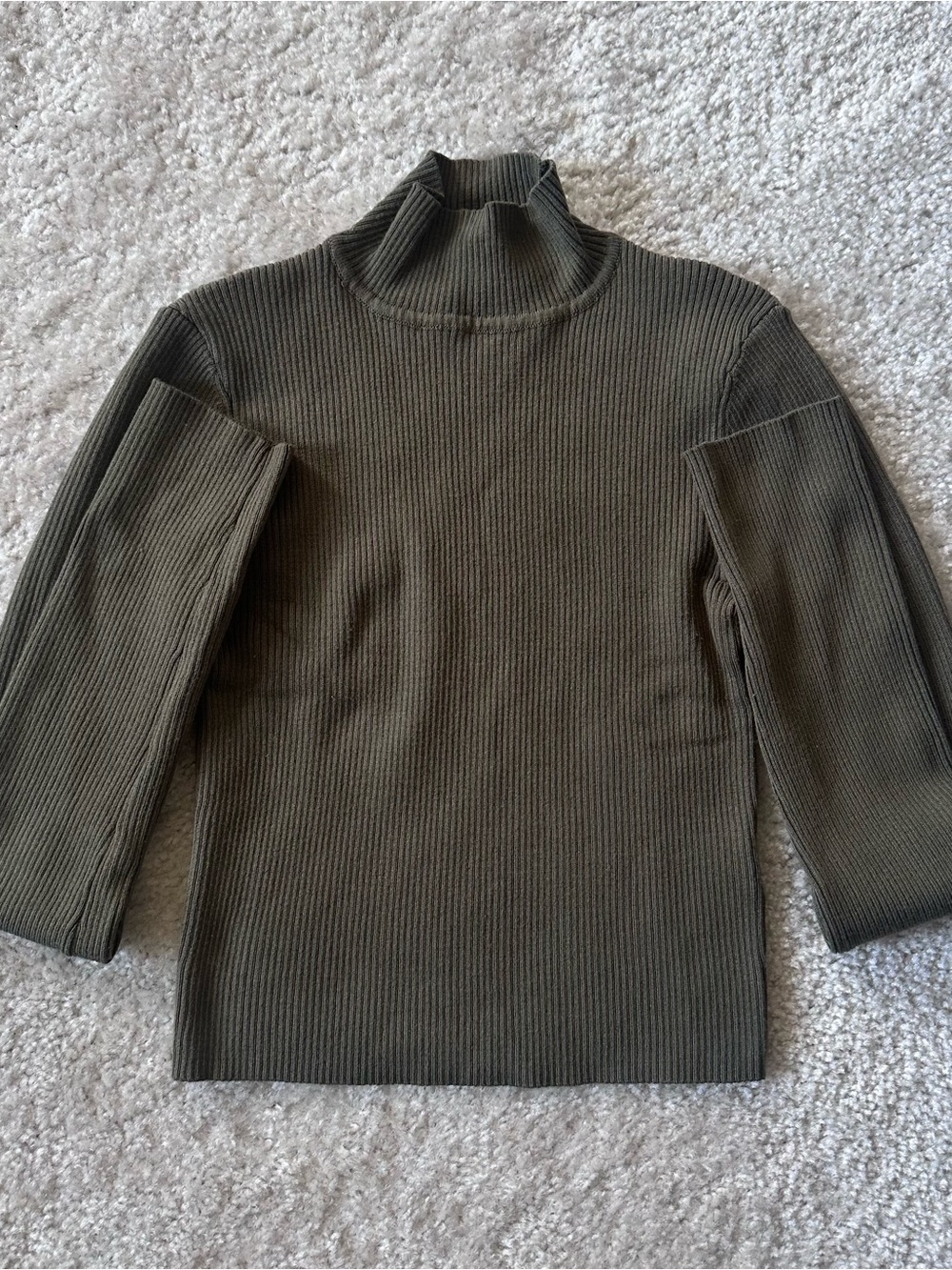 H&M - Ribbed Mock Neck Sweater